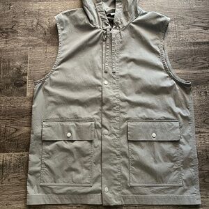 NWOT Men’s COS Stretch Cotton Hooded Vest Sz S Gray Button Front Drawstring